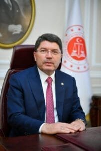 Bakan Tunç: “Yangınlarla ilgili 17 kişi tutuklu, her bir olayda soruşturma ayrı yürütülüyor”