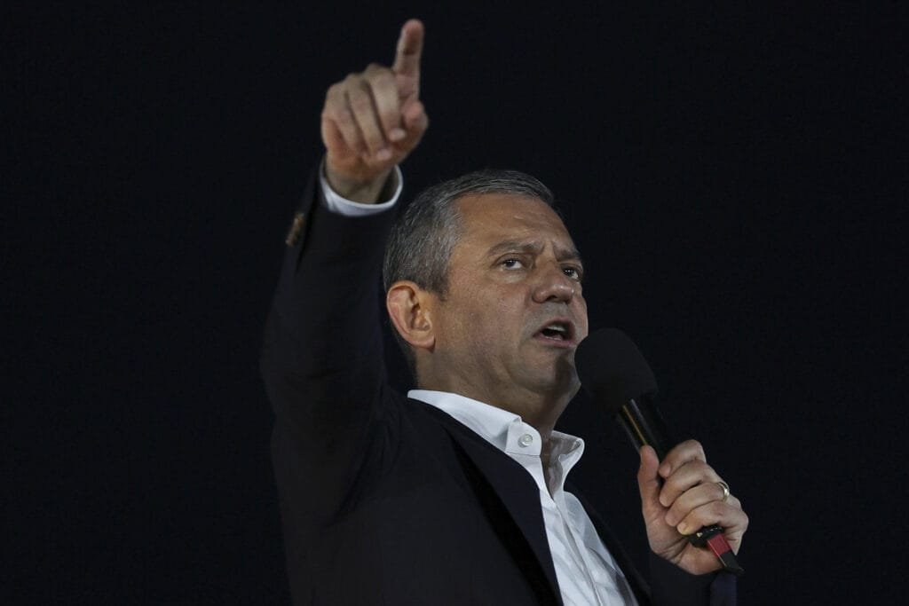 CHP Lideri Özgür Özel: “Adını Ak Koyanlar, Ülkeyi Kara Düzene Muhatap Etti; Sandık Gelecek, Kara Düzen Bitecek”