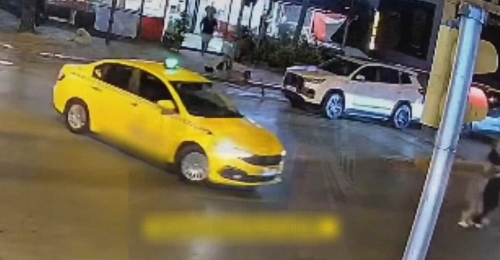 Kadıköy’de drift yapan taksici yakalandı