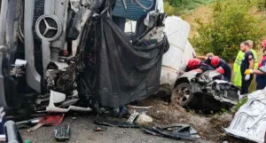 Kontrolden çıkan beton mikseri devrildi: 1 ölü, 1 yaralı