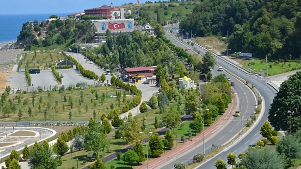 MHP Kozlu İlçe Başkanı Karali’den sahil yolu tepkisi