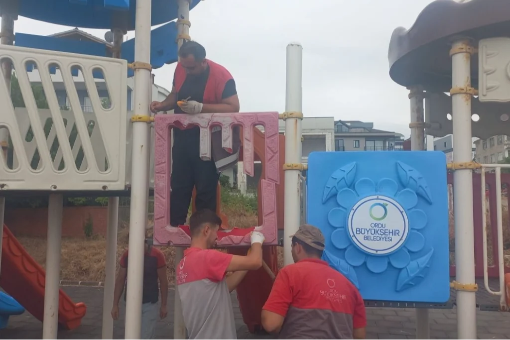 Ordu’da şehir mobilyaları elden geçiyor