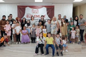 'Yağmur Hanım’ın Konağı' dakikalarca ayakta alkışlandı