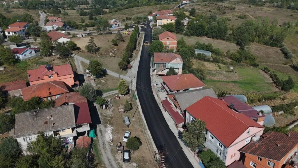 Zonguldak’ta Güzeloğlu-Serdaroğlu Yolunda Konforlu Ulaşım İçin Asfalt Çalışması