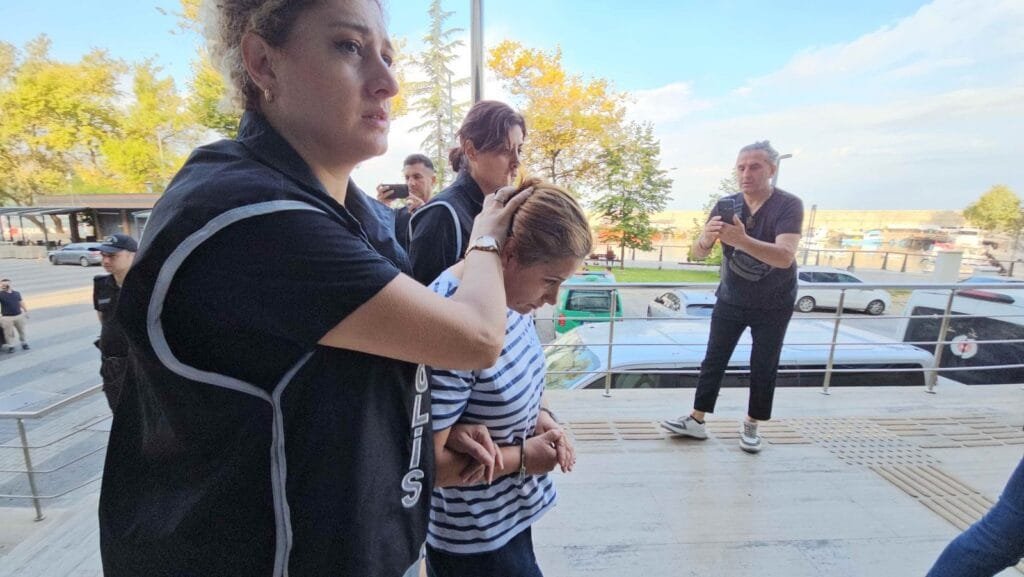 Zonguldak’ta tatil vaadiyle 15 milyonluk vurgun: Çift yakalandı