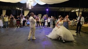 Özel gereksinimli Cemre, gelinlik hayaline kavuştu