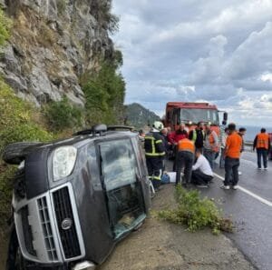 Yağmurun kayganlaştırdığı yolda takla attı: 1 yaralı