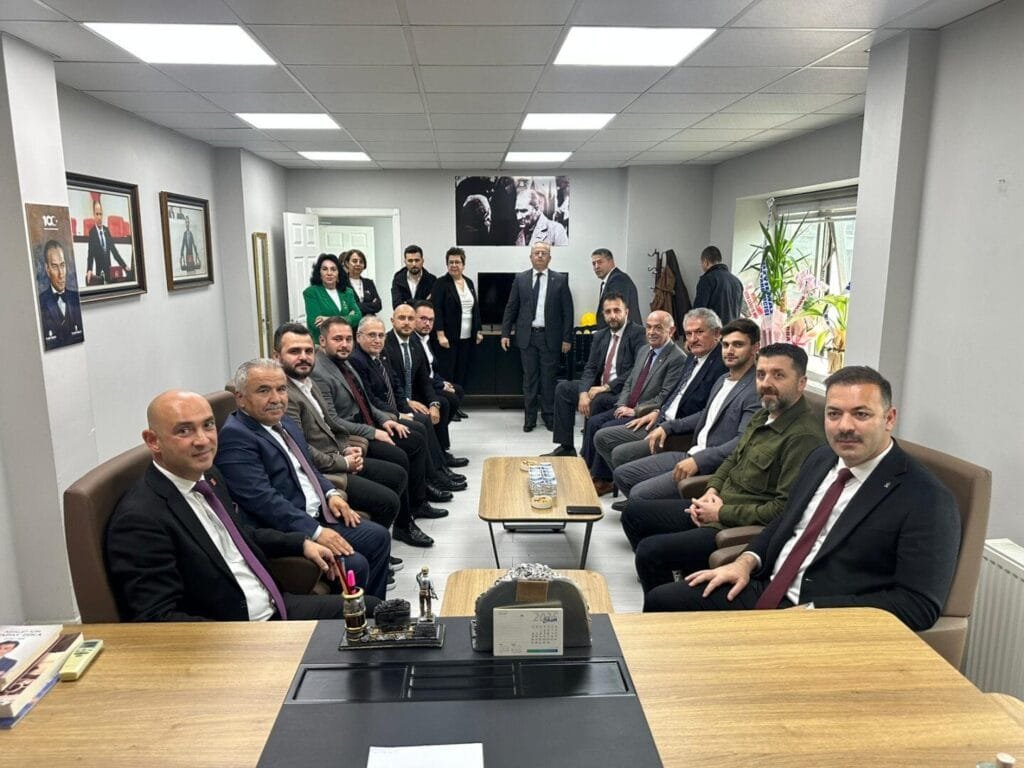 AK Parti’den CHP’ye ‘Hayırlı olsun’ ziyareti