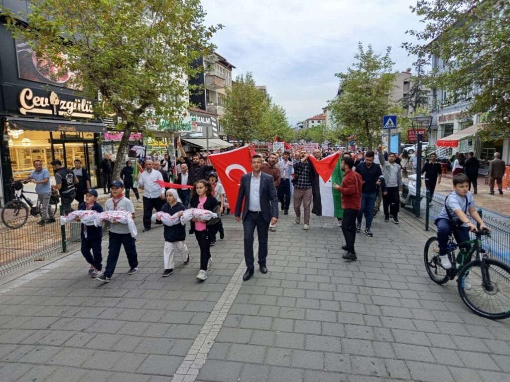 Çaycuma’da “Filistin’e Özgürlük” yürüyüşü düzenlendi