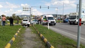 Çaycuma’da ışık ihlali kazaya neden oldu; 3 yaralı