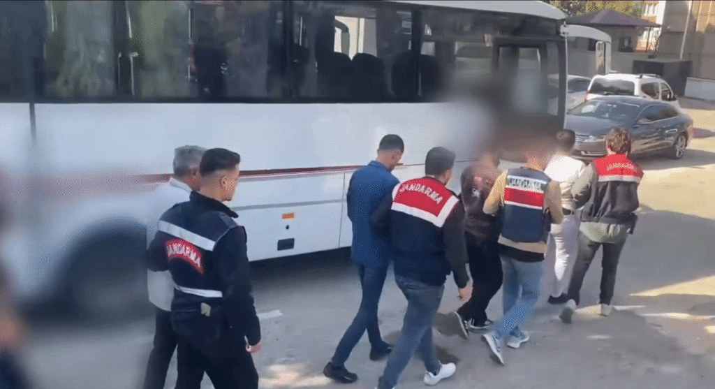 Jandarmadan 9 ilde dev “siber dolandırıcılık” operasyonu: 61 şüpheli yakalandı
