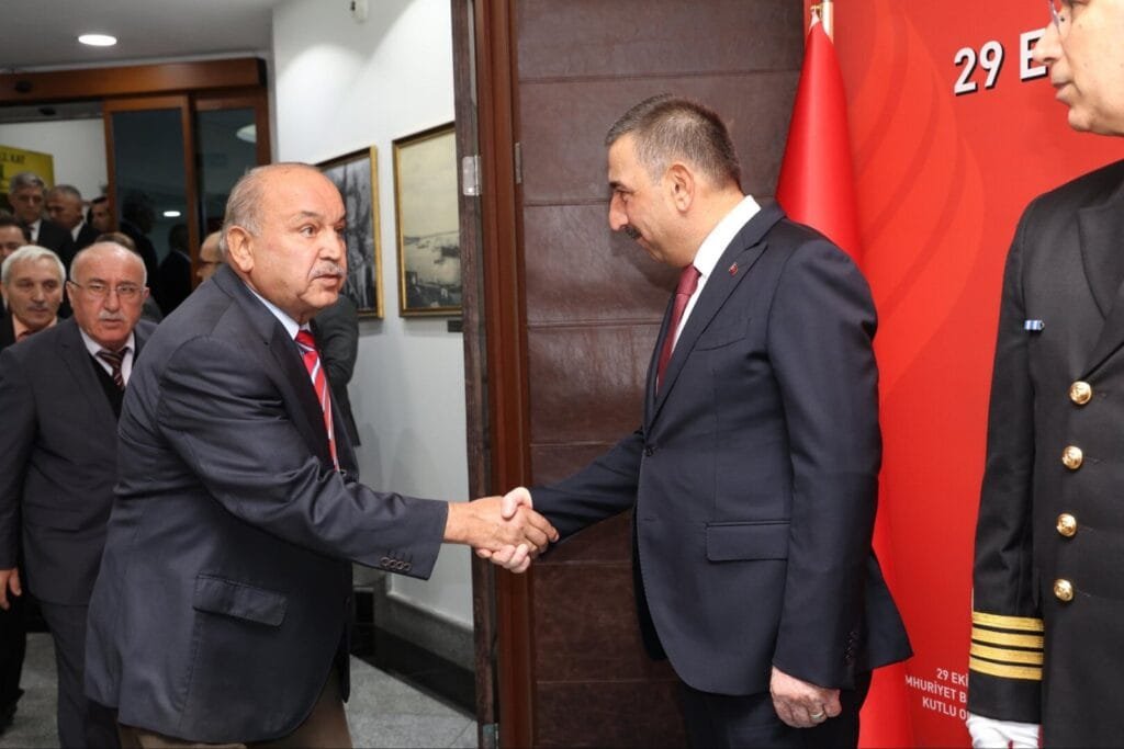 Zonguldak’ta 102. Yıl kutlamaları kapsamında tebrikat töreni düzenlendi