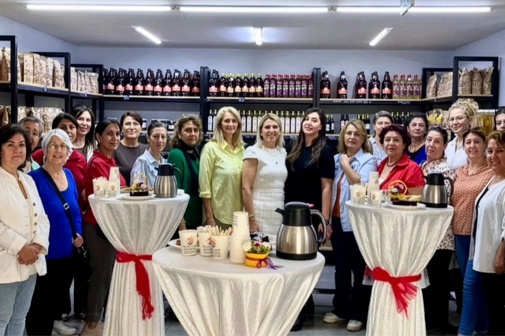 Antalya Muratpaşa'da kadın dayanışması büyüyor
