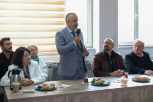 Arena Eğitim Kurumları'ndan Prof. Dr. Ahmet Cevizci'ye anlamlı vefa