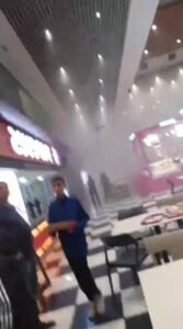 AVM’deki yangına ilk müdahaleyi kuryeler yaptı: Müşteriler panik yaşadı