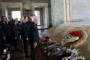 Bursa Büyükşehir Ata'sının huzurunda