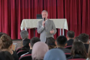 Bursa İnegöl'de Başkan Taban gençlere ufuk açıyor
