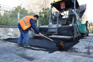 Bursa Osmangazi'de yol çalışmaları sürüyor