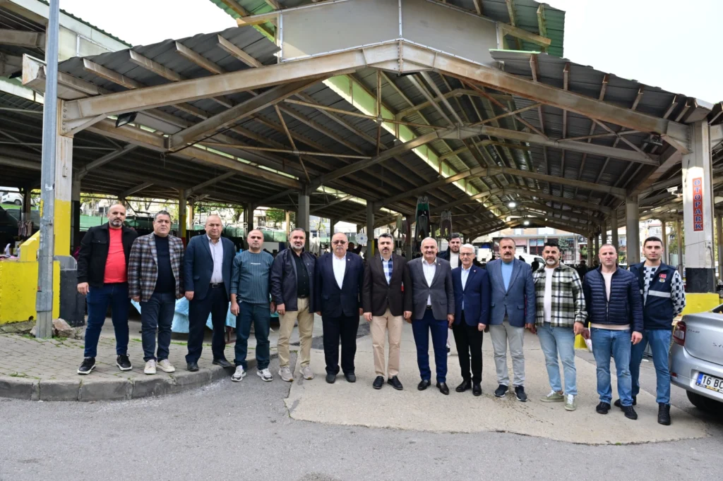 Bursa Yıldırım'da Başkan Yılmaz pazar esnafıyla buluştu