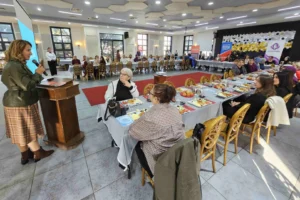 Gölcük'te kadına yönelik şiddetle mücadele farkındalığı
