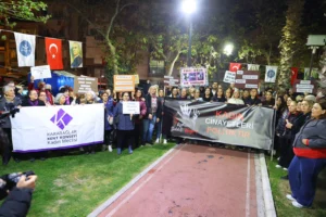 İzmir Karabağlar’da şiddete karşı tek ses tek yürek