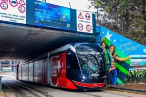 Kartepe demir ağlarla örülüyor… Kartepe tramvayı için ilk kepçe vuruldu