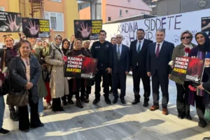 Kocaeli Gölcük’te kadına şiddete karşı farkındalık etkinliği