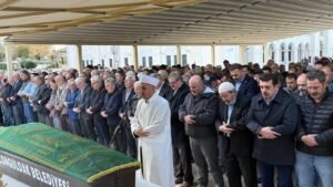Rıfat Esengün dualarla son yolculuğuna uğurlandı