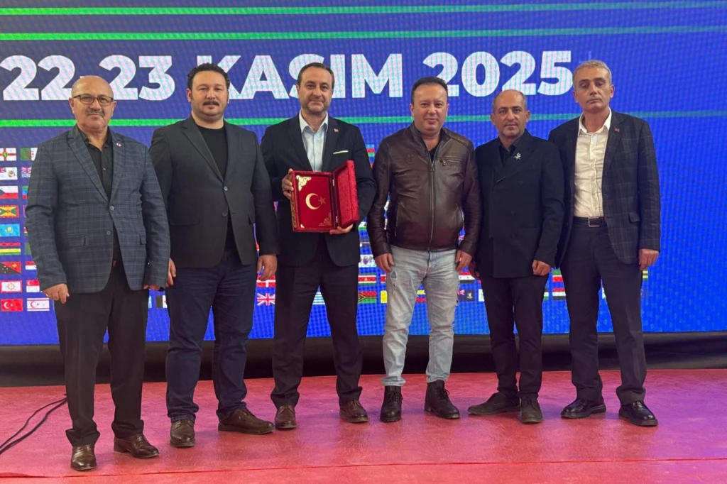 Sağlığın yeni rotası Bursa’da belirlendi… Sağlık Turizmi Zirvesi'nde sürpriz ziyaretçi
