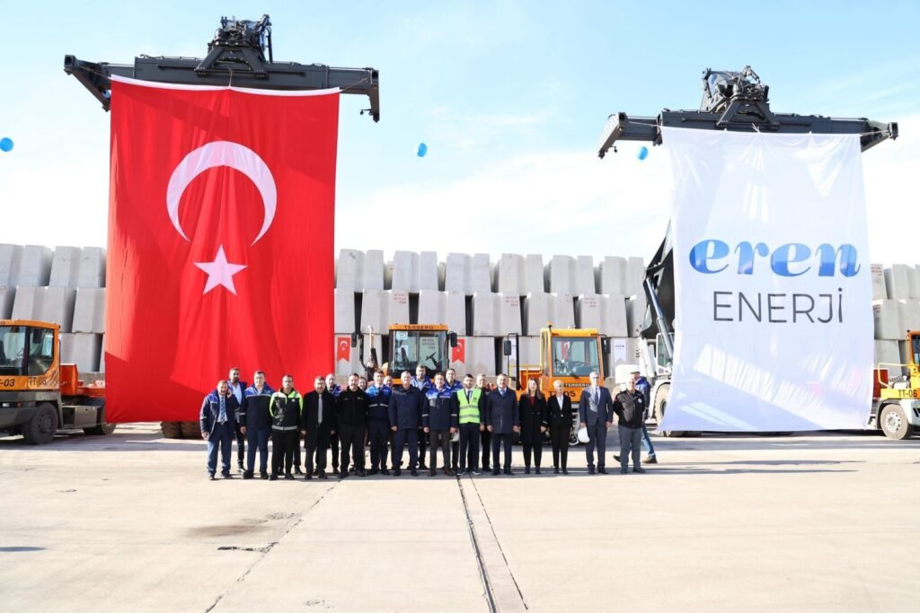 Vali Hacıbektaşoğlu, Eren Enerji Limanı’ndaki Rıhtım-4 kapasite artışını yerinde inceledi