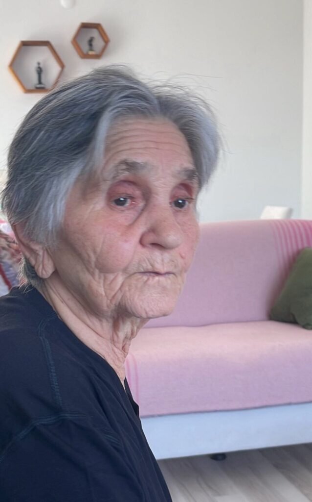 Yaşlı Kadın Dördüncü Kattan Düşerek Hayatını Kaybetti