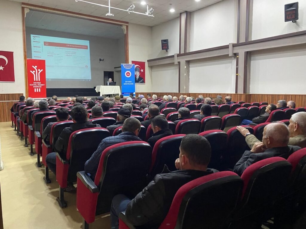 Devrek’te muhtarlara Aile Yılı ve hizmet modelleri eğitimi verildi