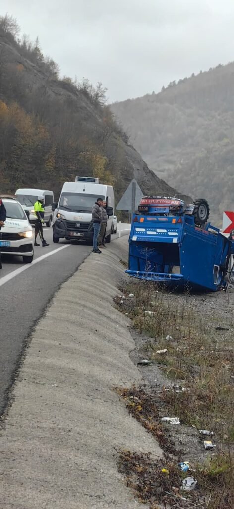 Zonguldak-Ankara Karayolunda Kaza; patpat ile ticari araç çarpıştı