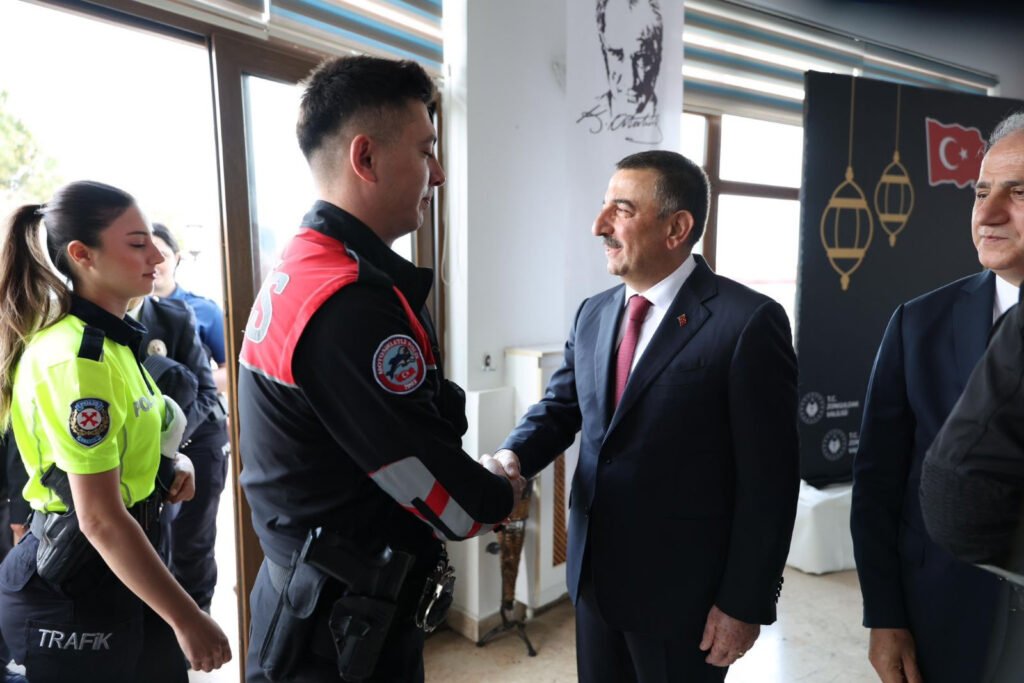 Zonguldak Polisevi’nde bayramlaşma töreni düzenlendi
