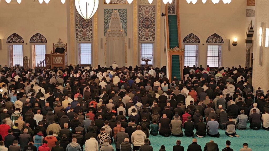 Zonguldak’ta Kurban Bayramı namazı büyük bir coşkuyla eda edildi